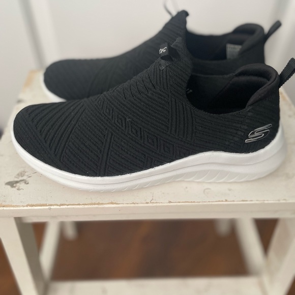 Sketchers women’s slip on shoe size 8 - Picture 3 of 4